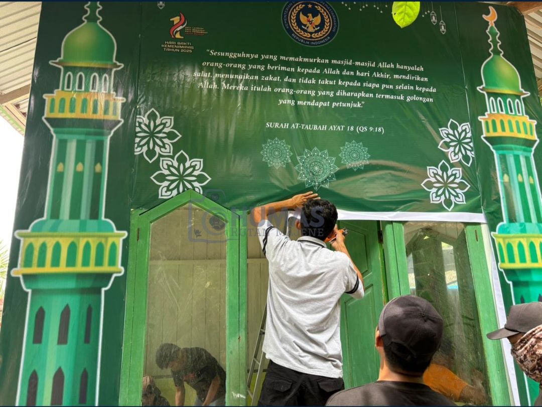 Kemenimipas Mengabdi: Wujud Kepedulian Melalui Aksi Bersih Tempat Ibadah