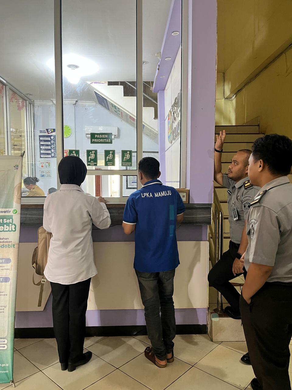 Penuhi Hak Kesehatan Anak Binaan, LPKA Mamuju Dampingi Anak Binaan Jalani Pemeriksaan dan Tindakan Gigi di RSUD Mamuju